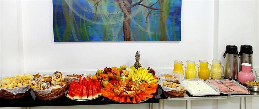 Hotel Pampulha Palace เบโลโอรีซอนชี ภายนอก รูปภาพ